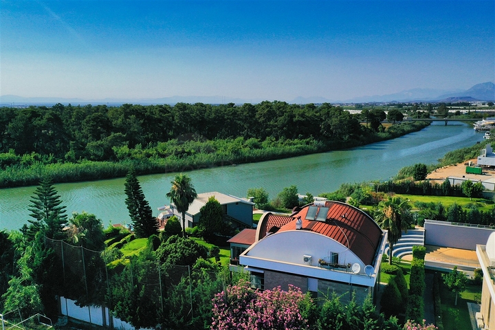 Вілла планування 4 + 1 в мікрорайоні Кадріє - Анталія 