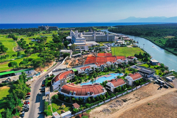 Вілла планування 4 + 1 в мікрорайоні Кадріє - Анталія 