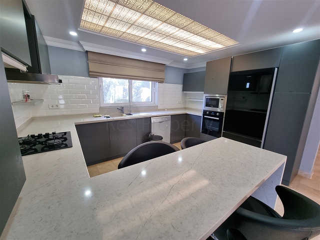 Вілла планування 4 + 1 в мікрорайоні Кадріє - Анталія 