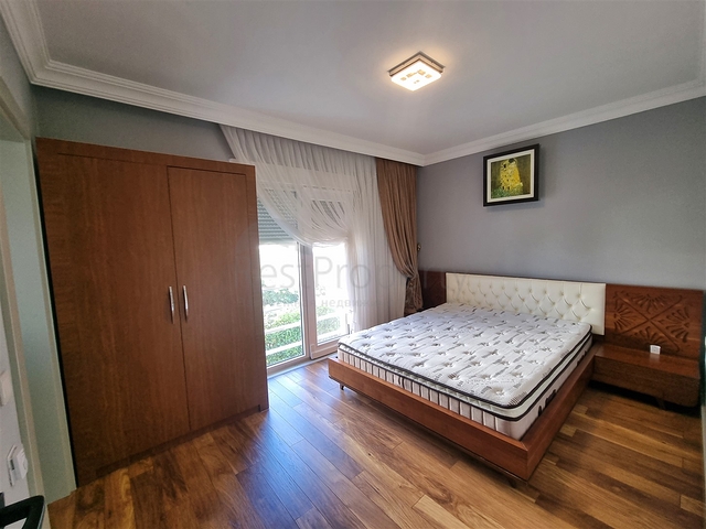 Вілла планування 4 + 1 в мікрорайоні Кадріє - Анталія 