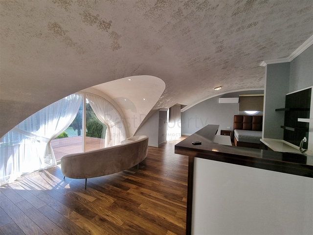 Вілла планування 4 + 1 в мікрорайоні Кадріє - Анталія 