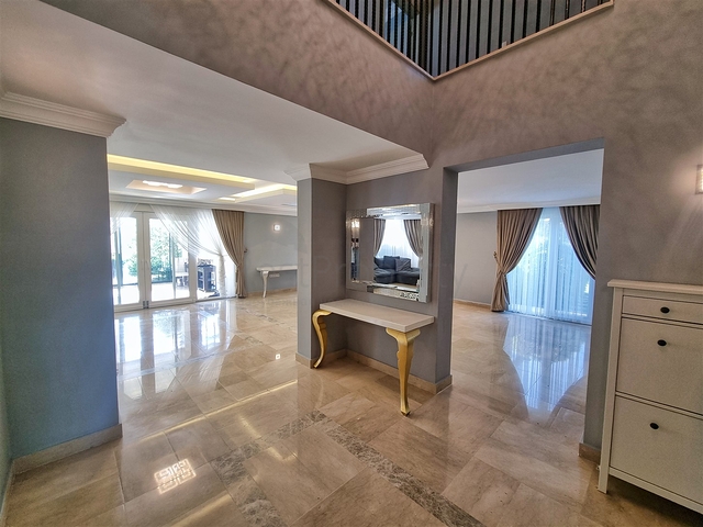 Вілла планування 4 + 1 в мікрорайоні Кадріє - Анталія 