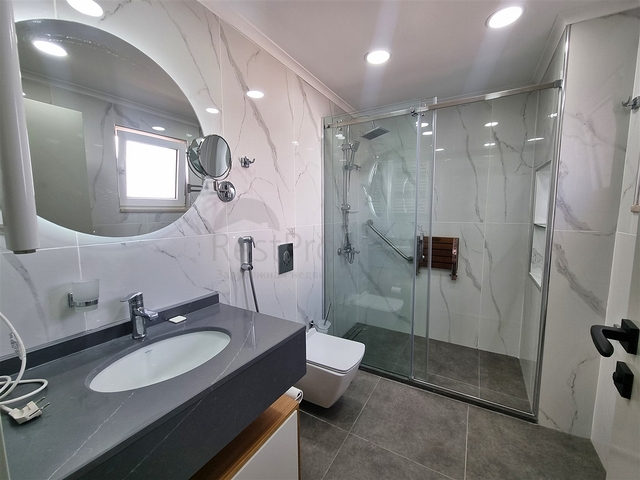 Вілла планування 4 + 1 в мікрорайоні Кадріє - Анталія 