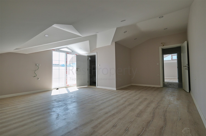 Квартири планування 2 + 1 і 5 + 1 в районі Кемер - Анталія 