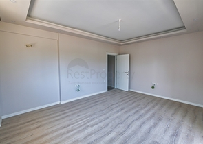 Квартири планування 2 + 1 і 5 + 1 в районі Кемер - Анталія 