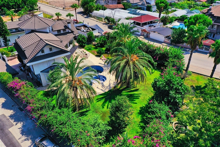 Вілла планування 7 + 1 в районі Кемер - Анталія 