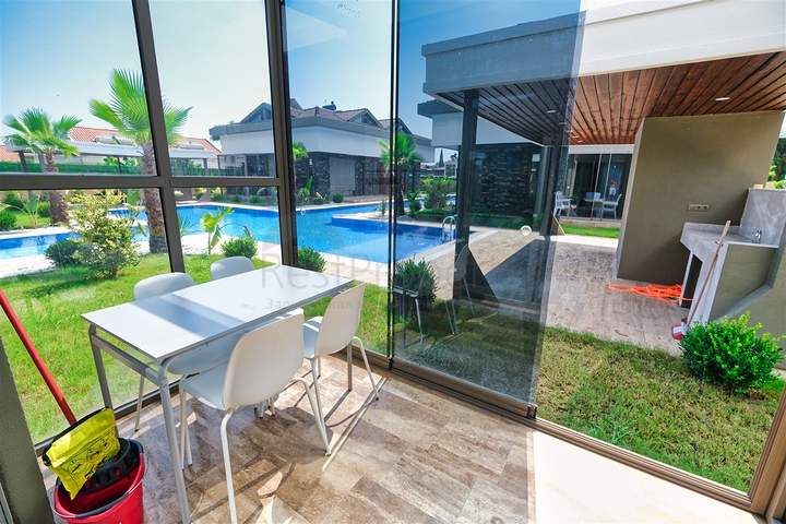  Таунхаус планування 3 + 1 в районі Кемер-Анталія 