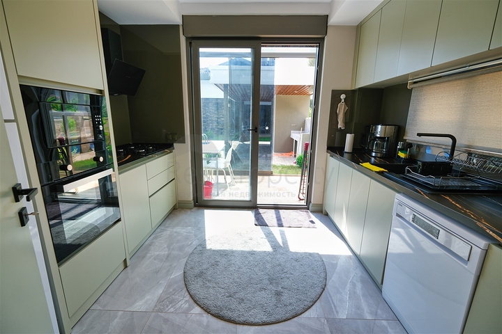  Таунхаус планування 3 + 1 в районі Кемер-Анталія 