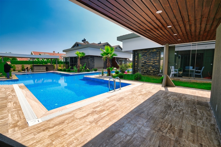  Таунхаус планування 3 + 1 в районі Кемер-Анталія 