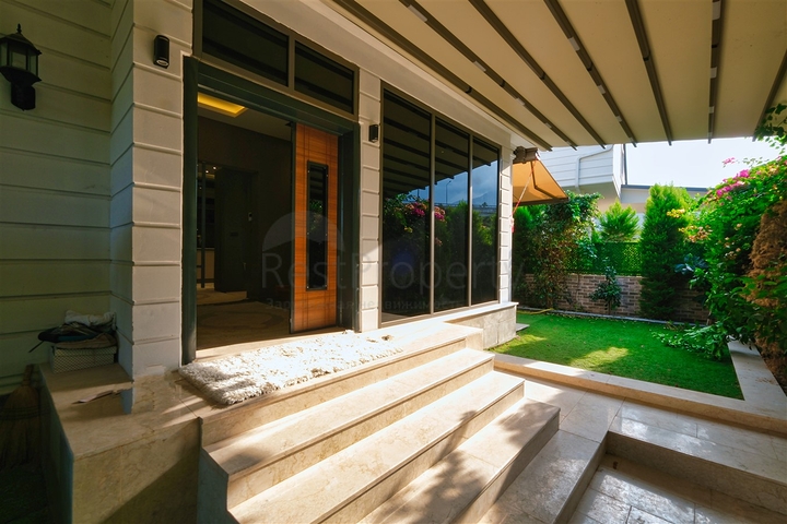 Вілла планування 3 + 2 в районі Кемер-Анталія 