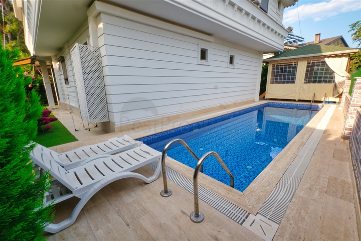 Вілла планування 3 + 2 в районі Кемер-Анталія 