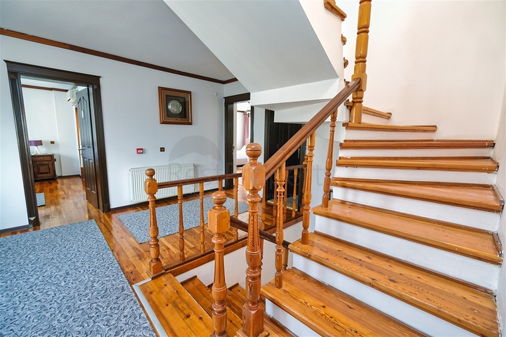 Вілла планування 6 + 1 в районі Кемер - Анталія 