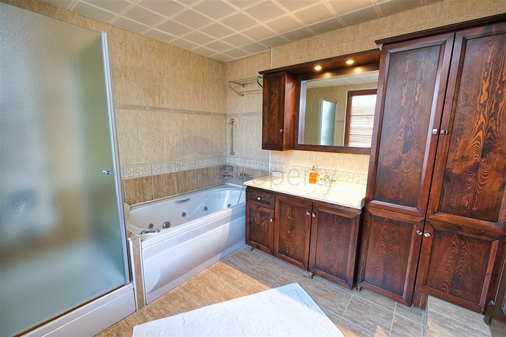 Вілла планування 6 + 1 в районі Кемер - Анталія 