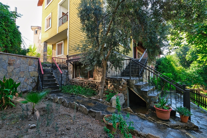 Вілла планування 6 + 1 в районі Кемер - Анталія 