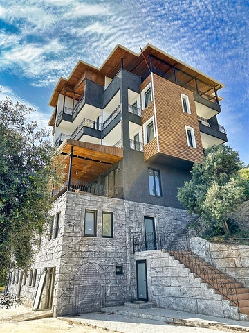 На продаж виставлений готель, що включає 20 номерів і 10 бунгало в мальовничому районі Коньяалти-Анталія  