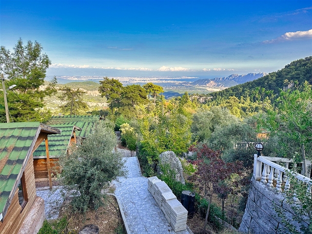 На продаж виставлений готель, що включає 20 номерів і 10 бунгало в мальовничому районі Коньяалти-Анталія  