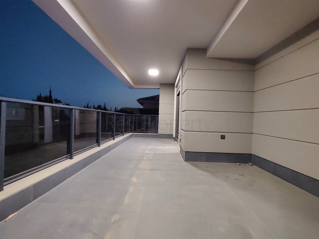 Вілла планування 4 + 1 в мікрорайоні Кадріє - Анталія 