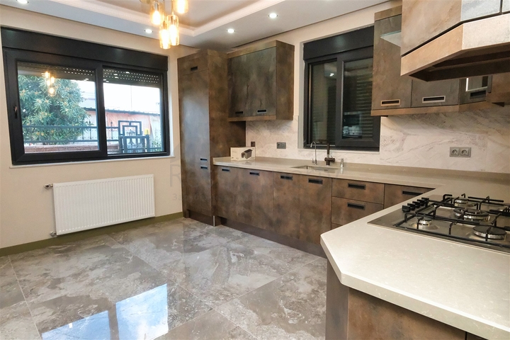 Вілла планування 7 + 1 в мікрорайоні Айдинлик - Анталія 