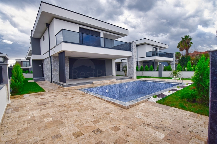 Вілла планування 4 + 1 в районі Кемер - Анталія 