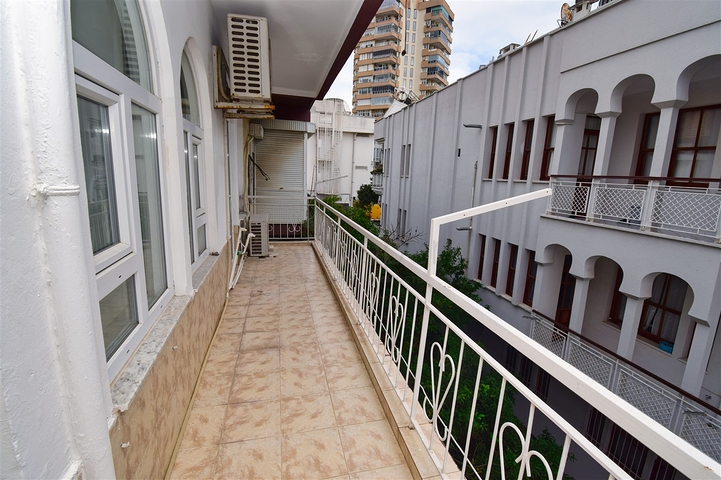 Квартира планування 3 + 1 в мікрорайоні Ширіньяли - Анталія 