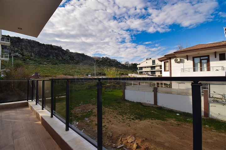 Вілла планування 4 + 1 в мікрорайоні Ерменек - Анталія 