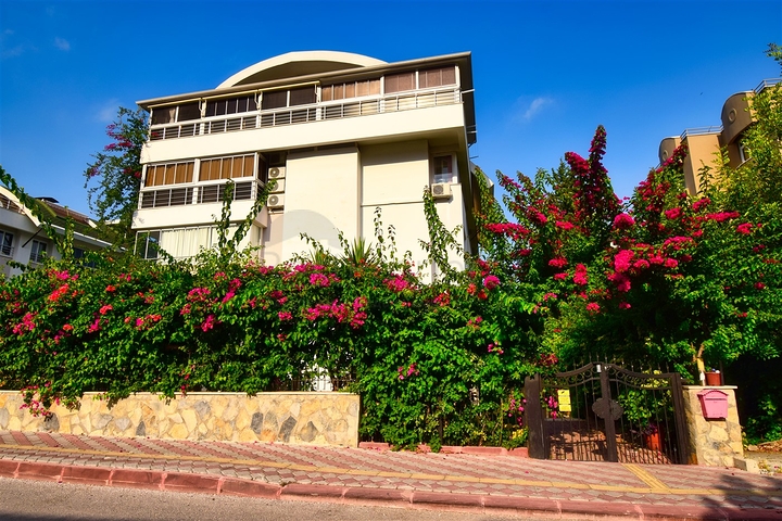 Квартира планування 4 + 1 дуплекс в районі Кемер-Анталія 