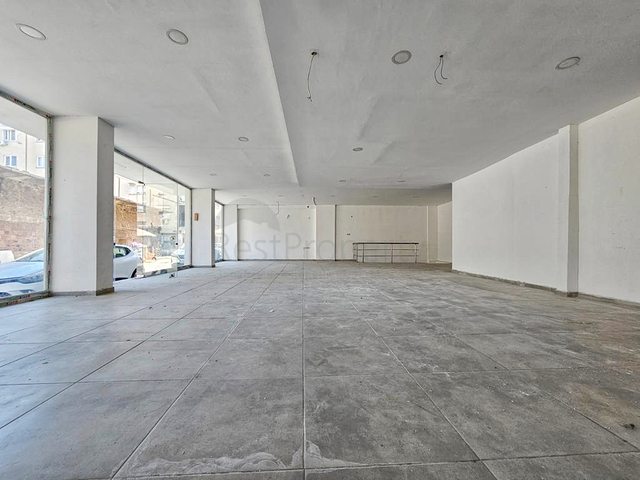 На продаж виставлено Комерційне приміщення в мікрорайоні Учген-Анталія 