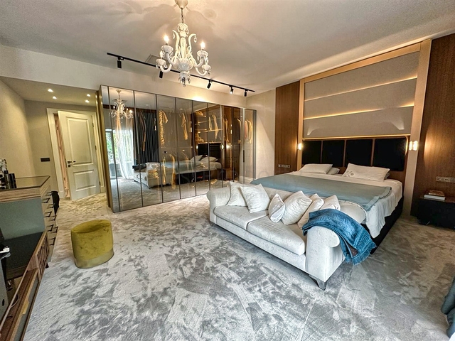 Вілла планування 5 + 1 в районі Дошемеалти - Анталія 