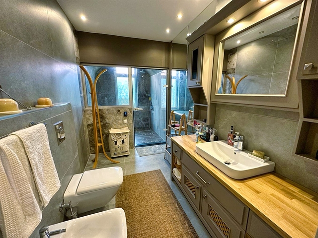 Вілла планування 5 + 1 в районі Дошемеалти - Анталія 