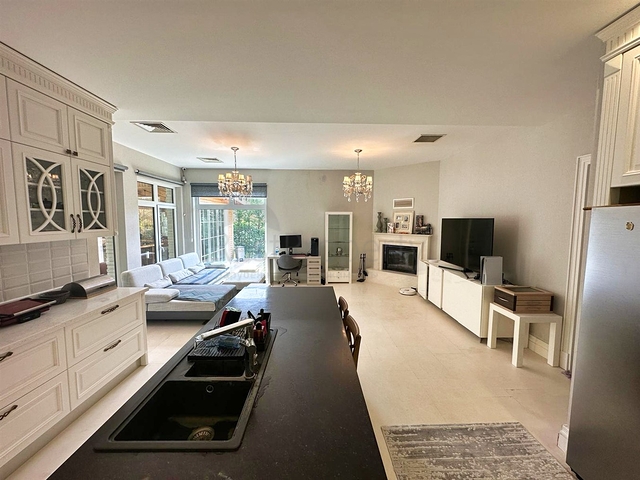 Вілла планування 5 + 1 в районі Дошемеалти - Анталія 