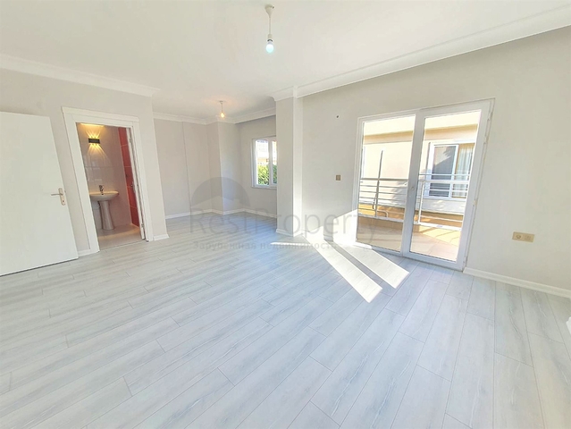 Вілла планування 5 + 1 в мікрорайоні Сарису - Анталія 