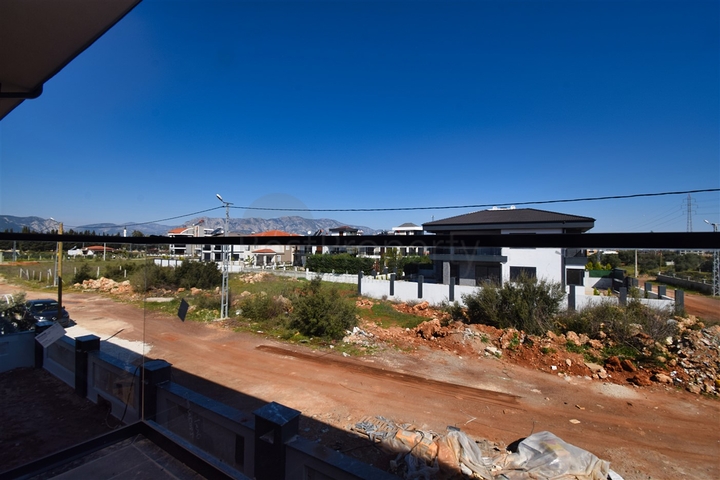 Вілла планування 7 + 1 в районі Дошемеалти - Анталія 