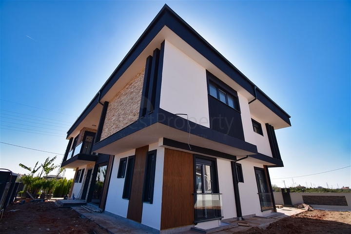 Вілла планування 7 + 1 в районі Дошемеалти - Анталія 