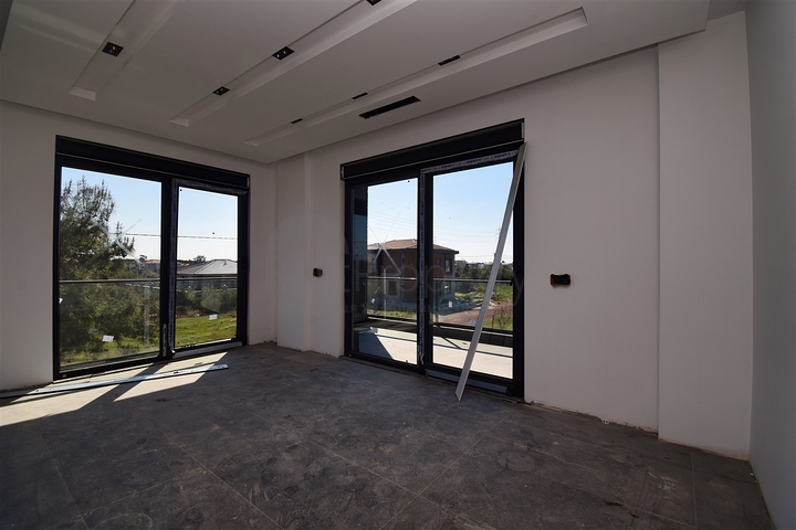 Вілла планування 7 + 1 в районі Дошемеалти - Анталія 