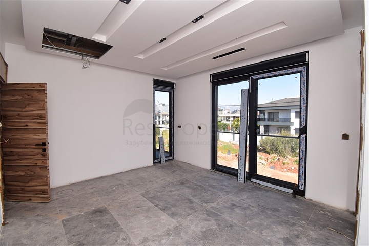 Вілла планування 7 + 1 в районі Дошемеалти - Анталія 