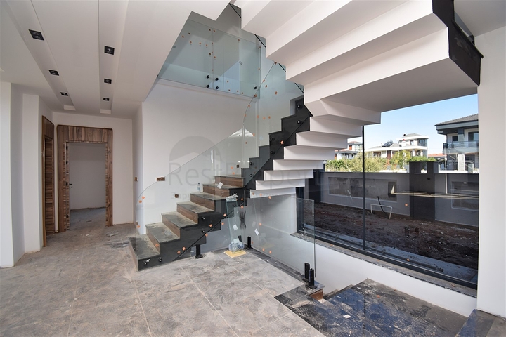 Вілла планування 7 + 1 в районі Дошемеалти - Анталія 