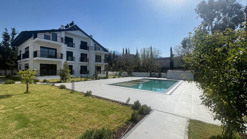 Квартири планування 2+1 і 4+1 дуплекс в районі Фетхіє-Анталія 