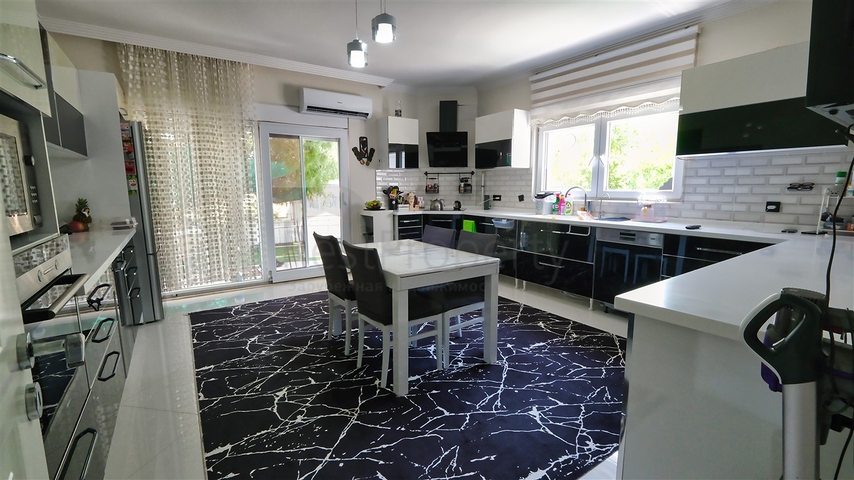 Вілла планування 4 + 1 в районі Дошемеалти - Анталія 