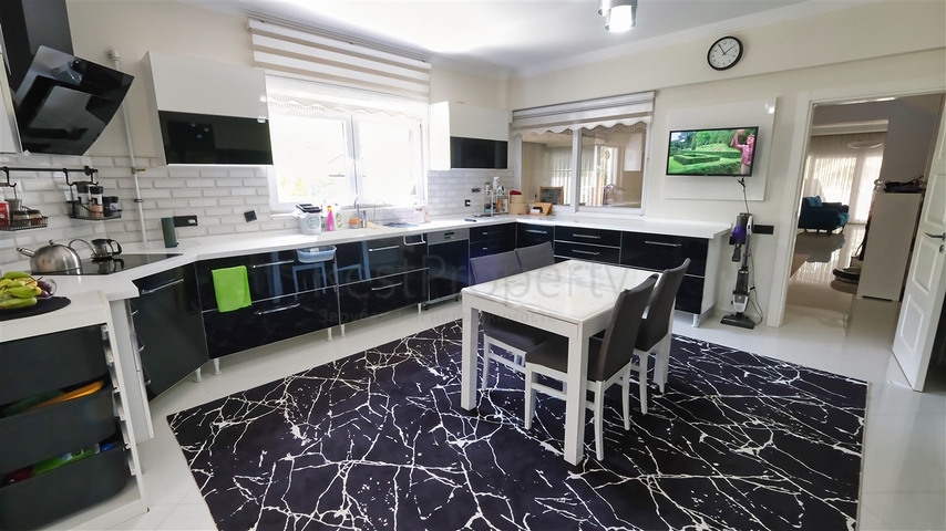 Вілла планування 4 + 1 в районі Дошемеалти - Анталія 