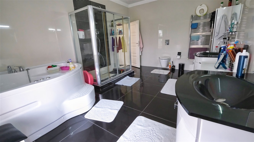 Вілла планування 4 + 1 в районі Дошемеалти - Анталія 