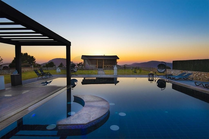 Вілла планування 6 + 1 в районі Фетхіє - Анталія 