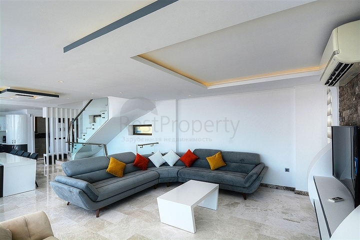 Приватна вілла 5 + 1 у Калкані з видом на море та острови