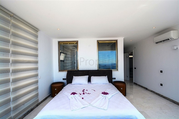 Приватна вілла 5 + 1 у Калкані з видом на море та острови