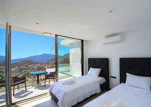 Приватна вілла 5 + 1 у Калкані з видом на море та острови