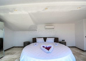 Приватна вілла 5 + 1 у Калкані з видом на море та острови