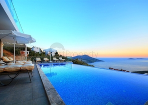 Приватна вілла 5 + 1 у Калкані з видом на море та острови