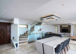 Приватна вілла 5 + 1 у Калкані з видом на море та острови