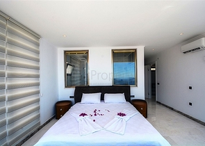 Приватна вілла 5 + 1 у Калкані з видом на море та острови