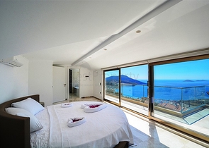 Приватна вілла 5 + 1 у Калкані з видом на море та острови