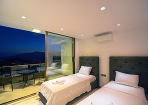 Приватна вілла 5 + 1 у Калкані з видом на море та острови